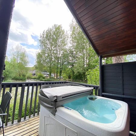 Villa Otter 4 Hot Tub - HuntersMoon-Warminster-Bath-Salisbury Exterior foto